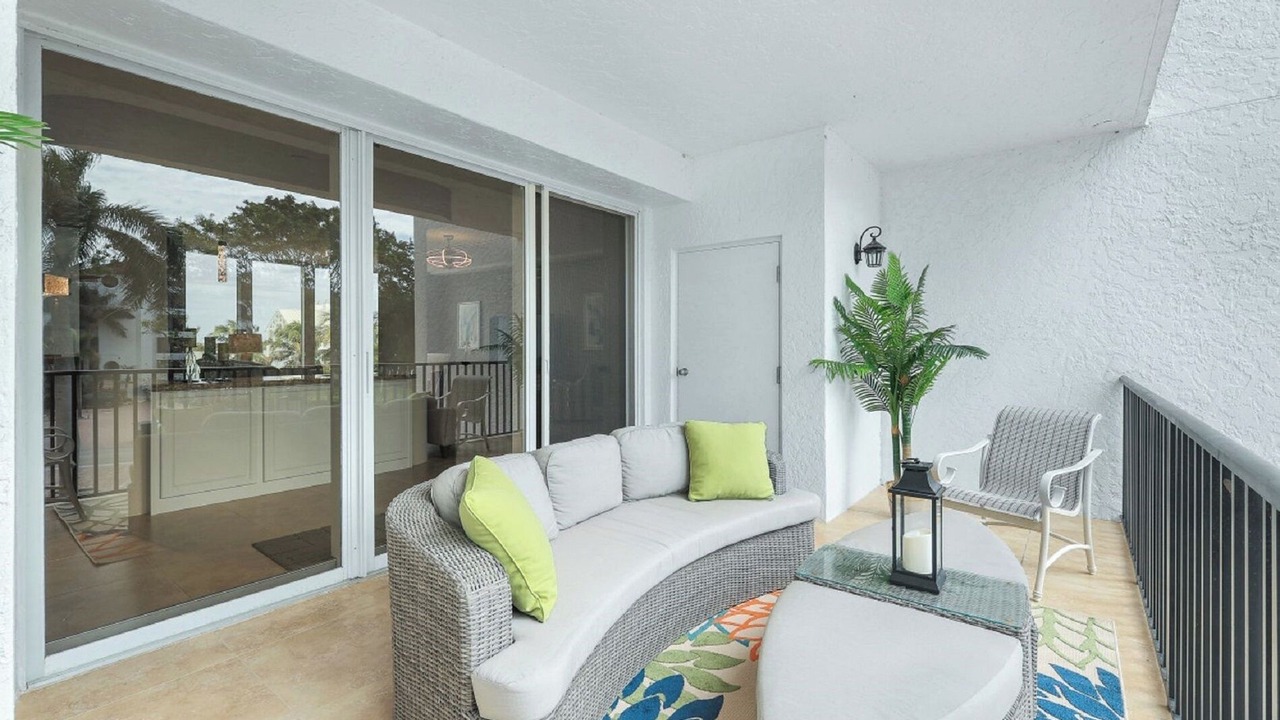 Photo of Patio Balcony in Isles of Capri