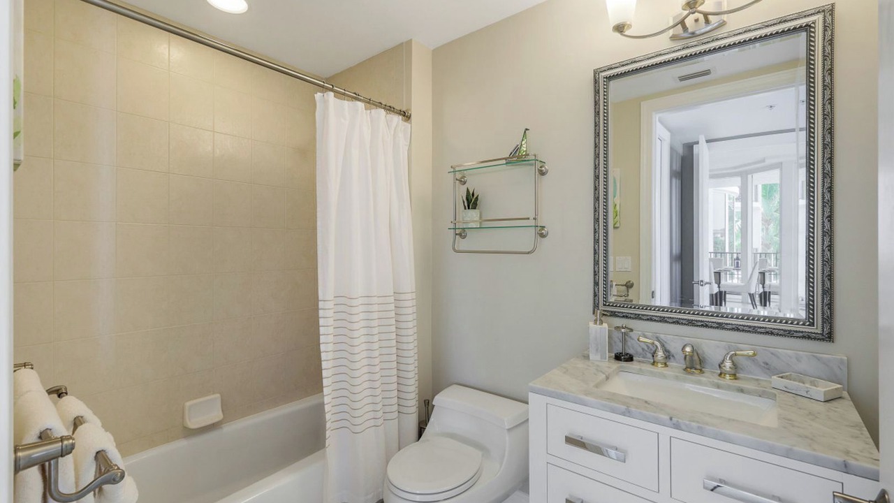 Photo of Bathroom in Isles of Capri