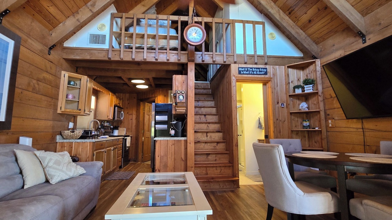 Photo of Livingroom in Okeechobee