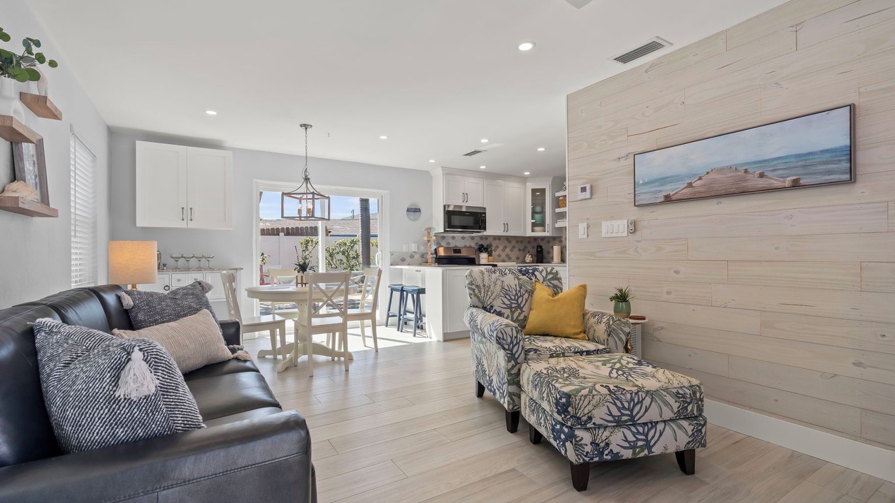 Photo of Livingroom in Englewood