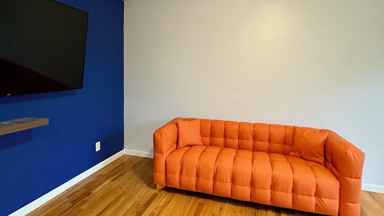 Photo of Livingroom in Forest Hill