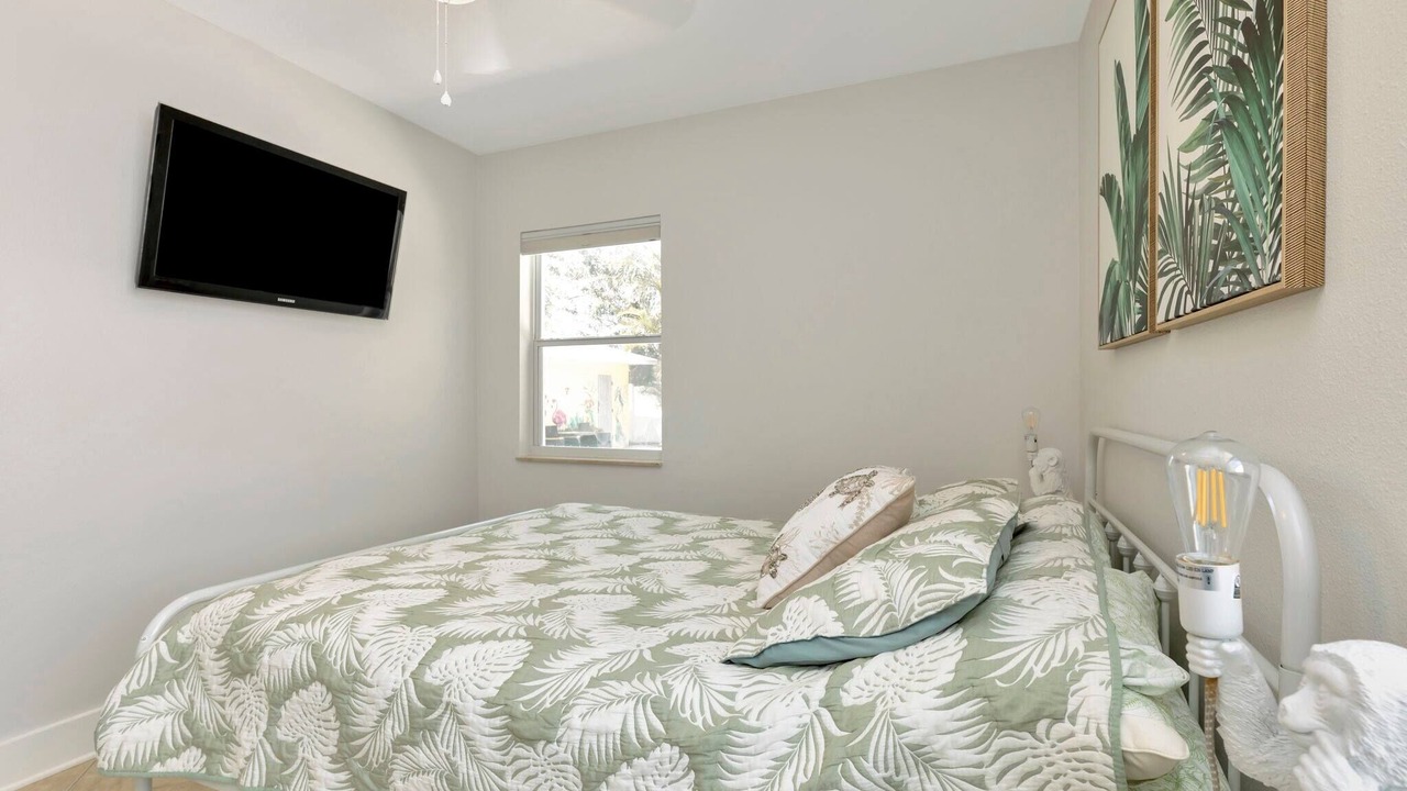 Photo of Bedroom in Redington Beach