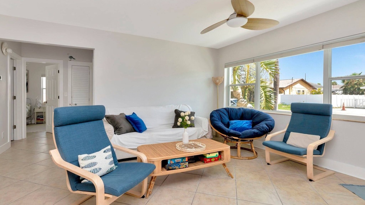Photo of Livingroom in Redington Beach