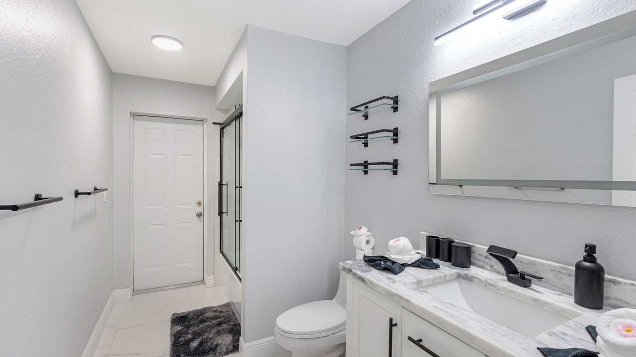 Photo of Bathroom in Diplomat