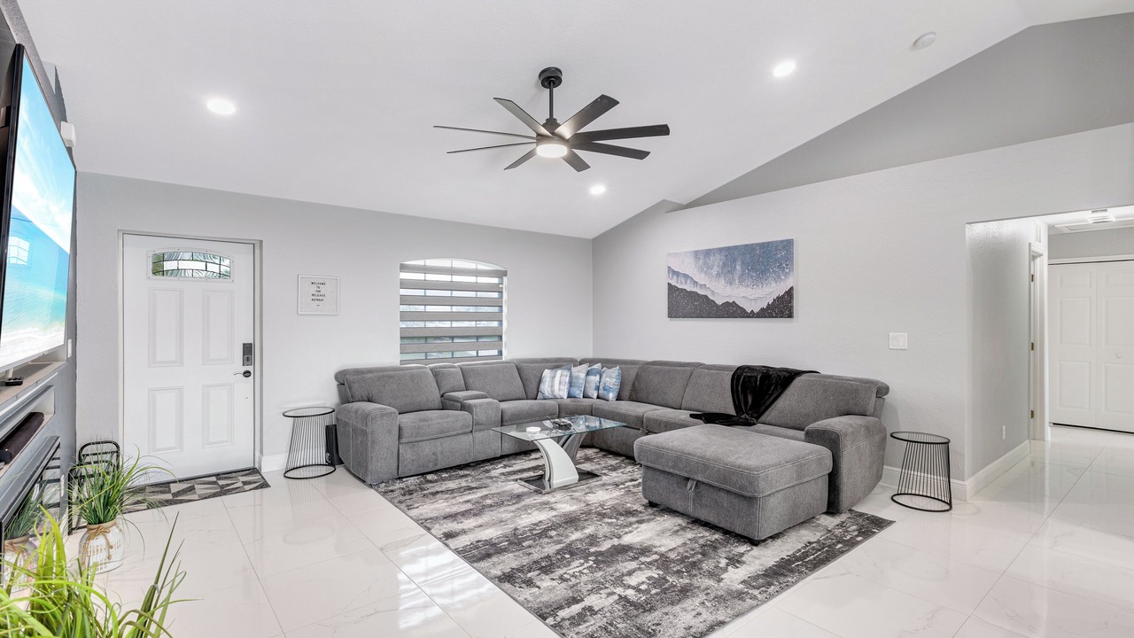 Photo of Livingroom in Diplomat