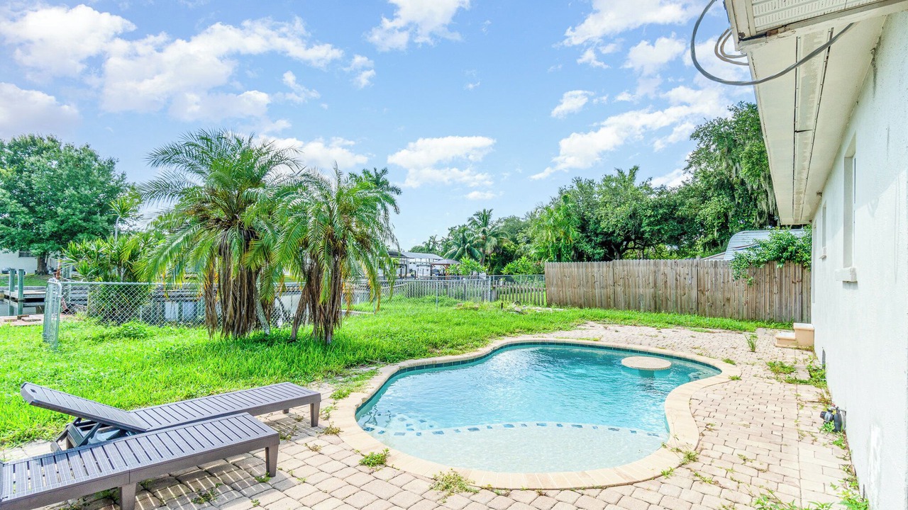 Photo of Outdoor in Broadview Manor