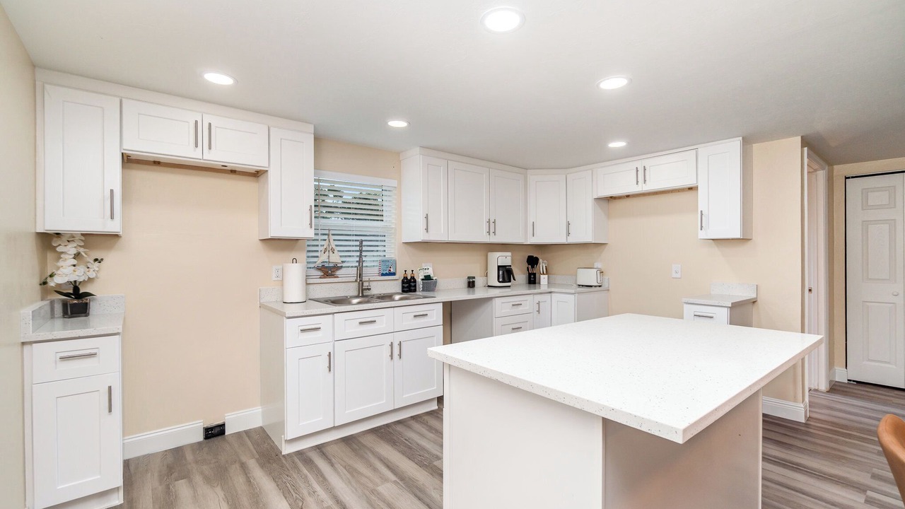Photo of Kitchen in Broadview Manor