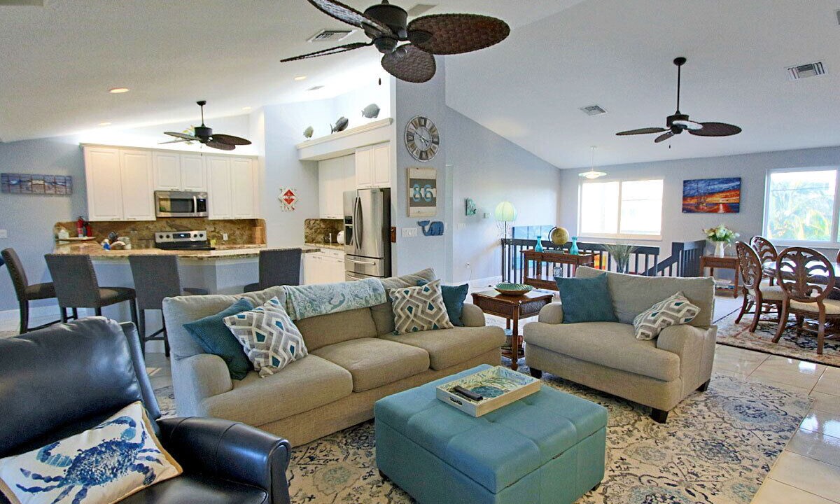 Photo of Livingroom in Venetian Shores