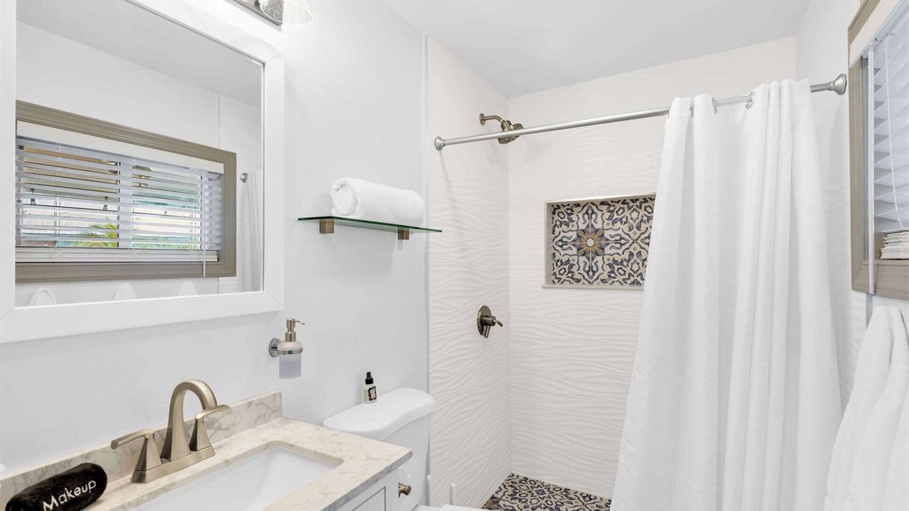 Photo of Bathroom in Marathon