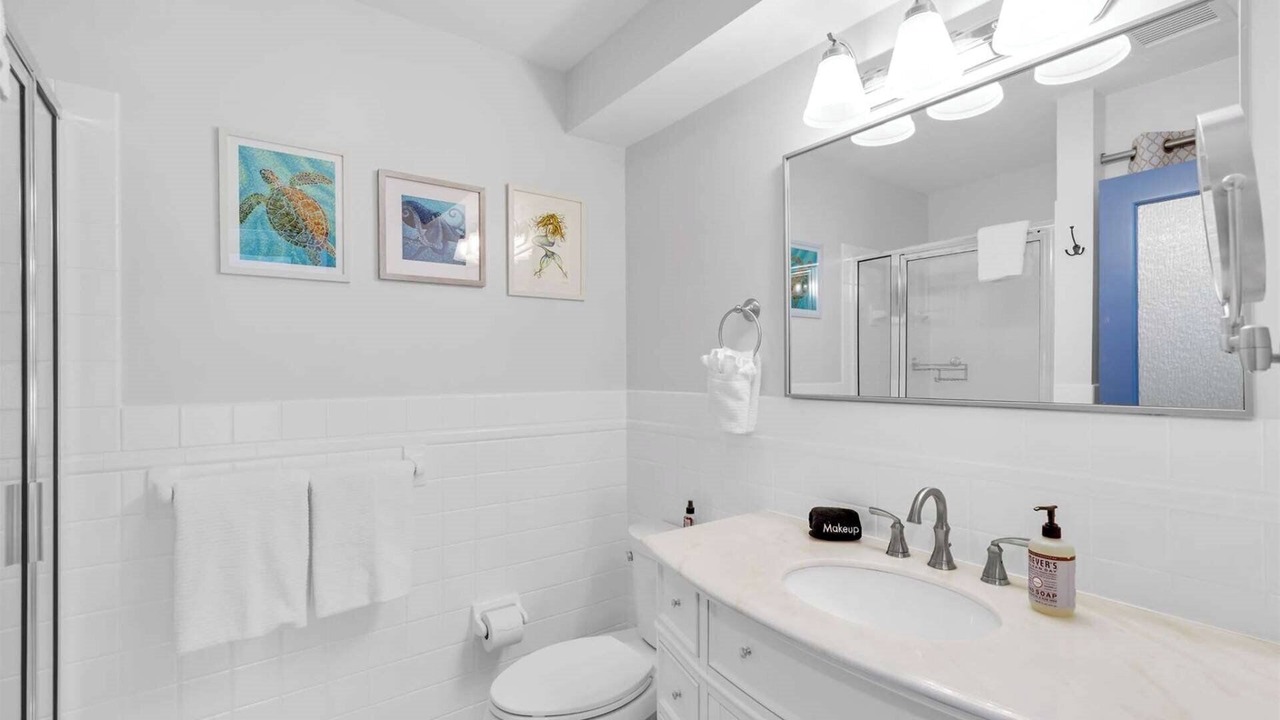Photo of Bathroom in Marathon