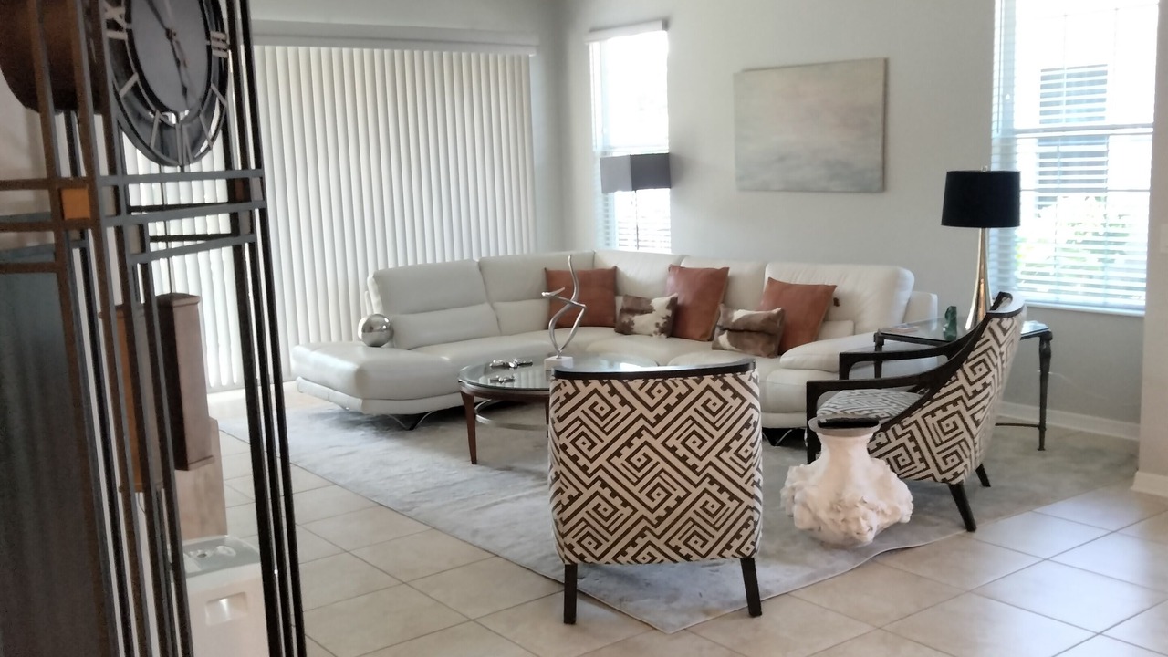 Photo of Livingroom in Whitney Beach