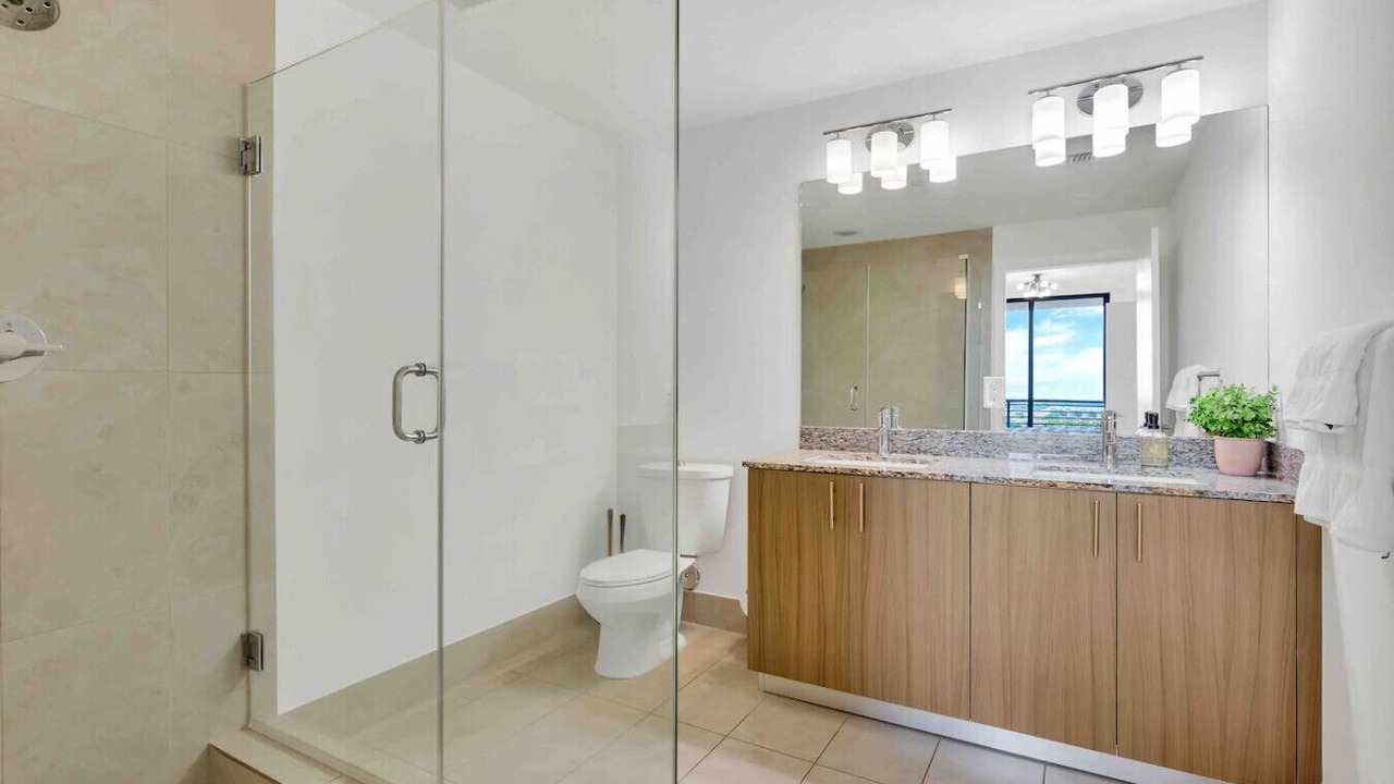 Photo of Bathroom in Doral