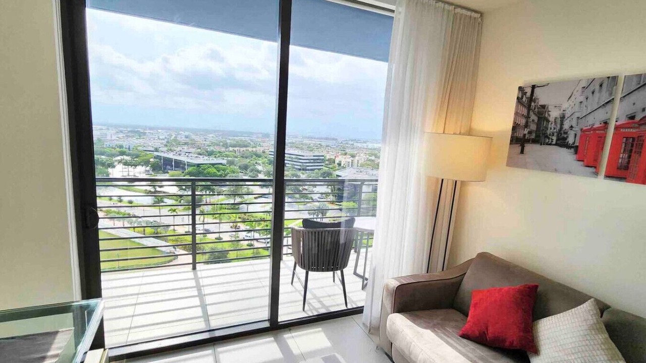 Photo of Livingroom in Doral
