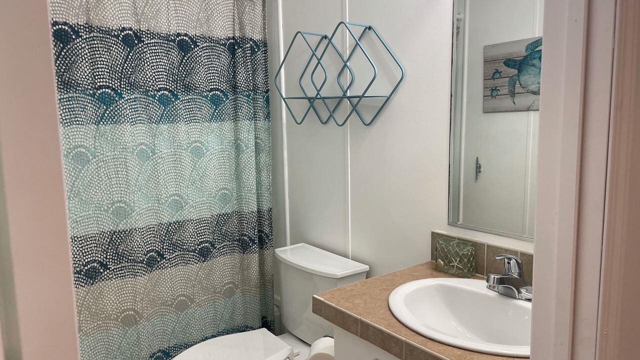 Photo of Bathroom in Flamingo Bay