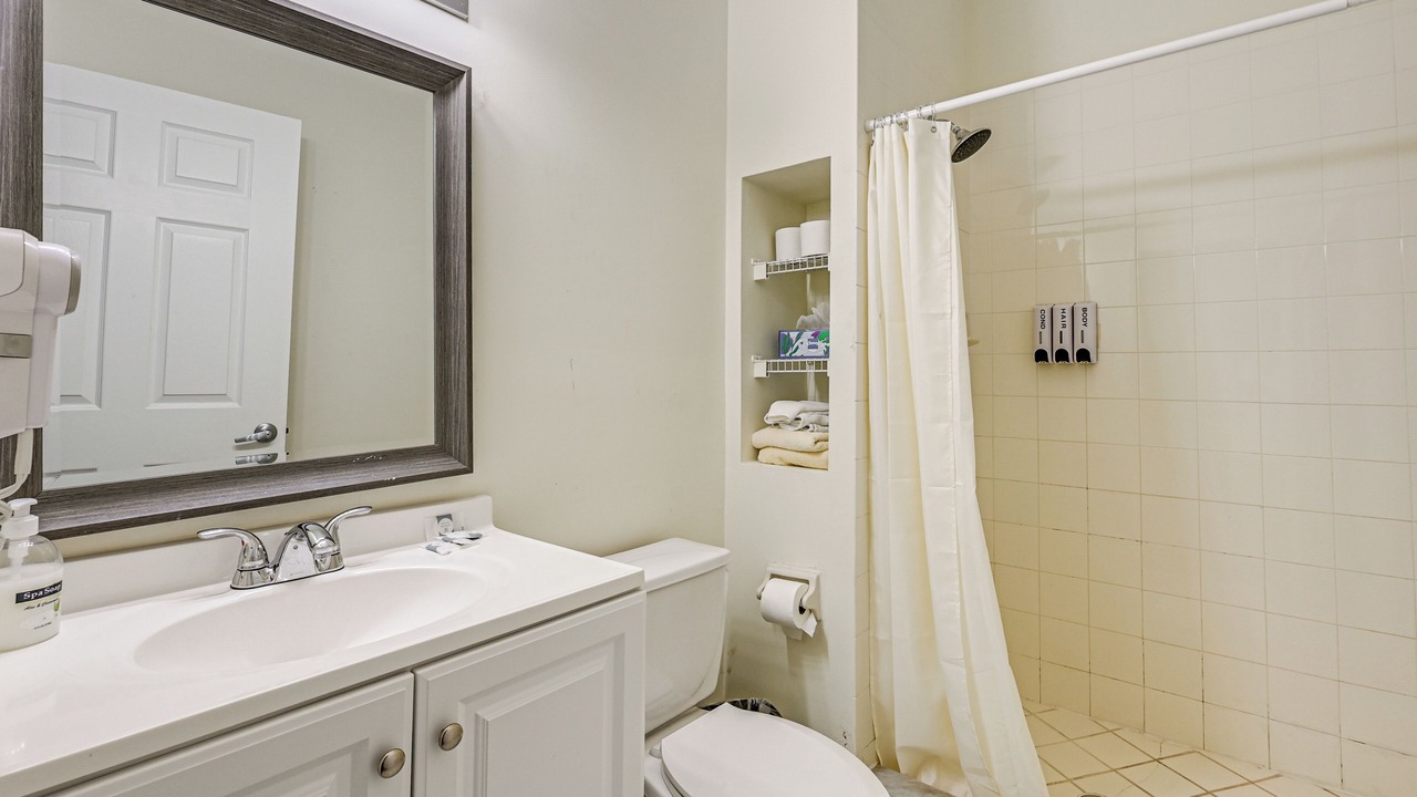 Photo of Bathroom in Naples