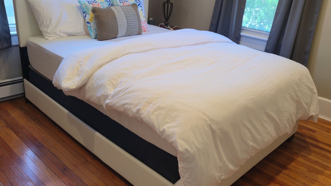 Photo of Bedroom in Teaneck
