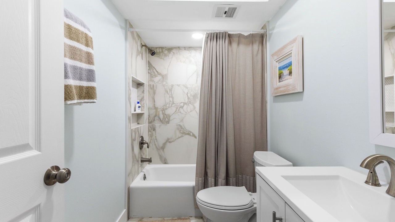 Photo of Bathroom in Island Estate