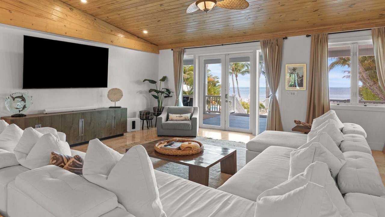 Photo of Livingroom in Layton