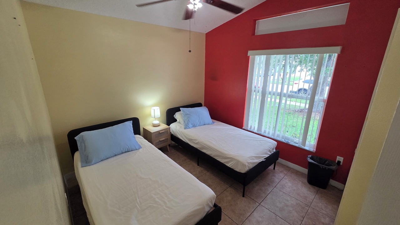 Photo of Bedroom in Lakeside Estates