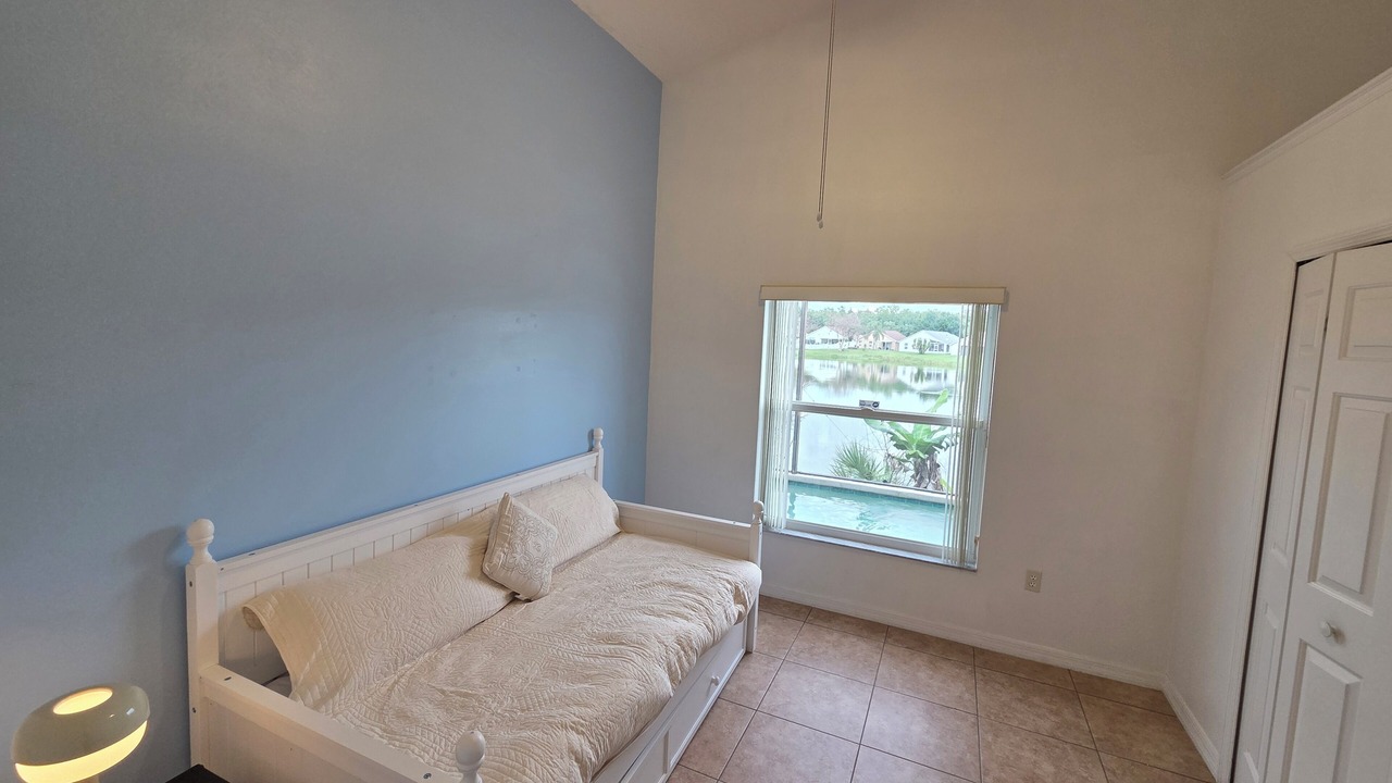 Photo of Bedroom in Lakeside Estates