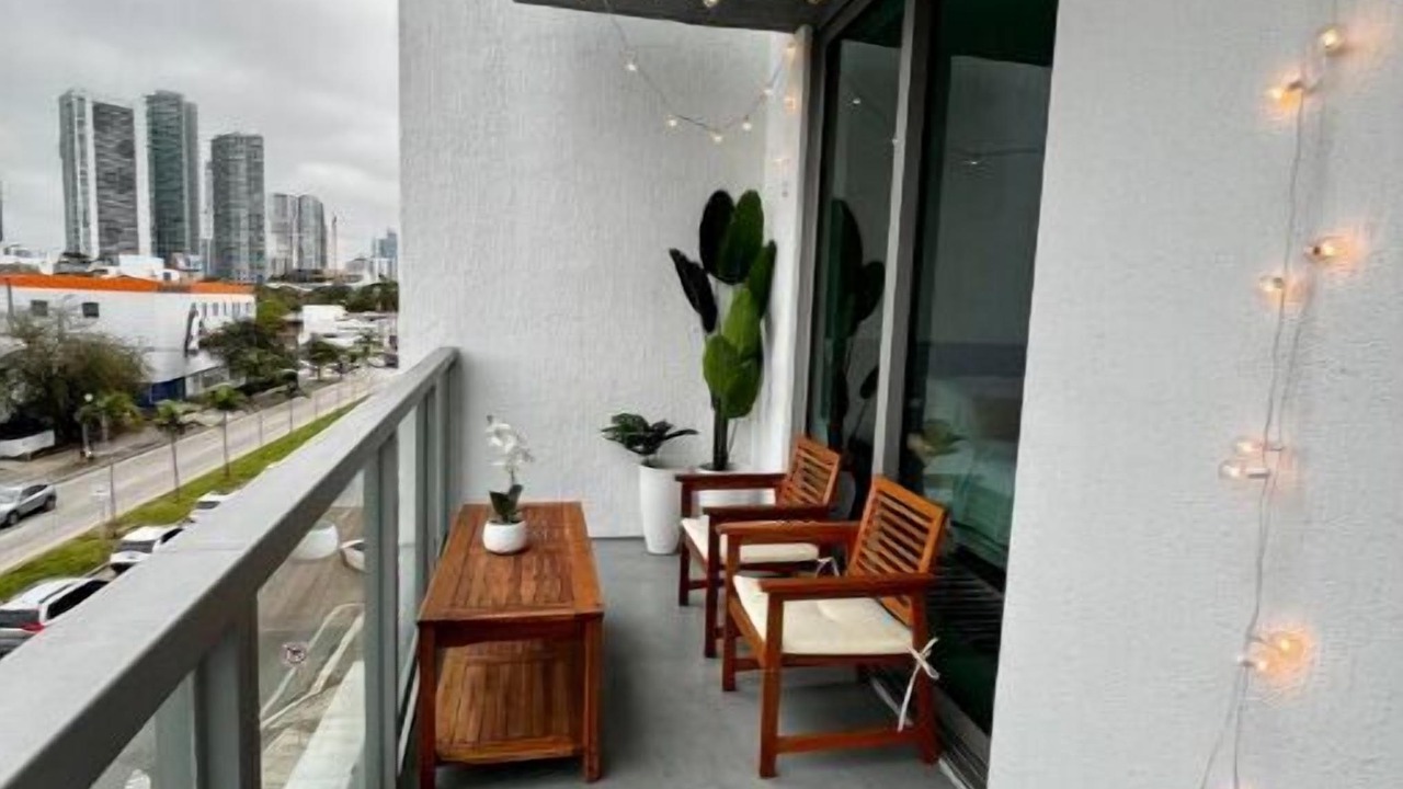 Photo of Patio Balcony in Northeast Miami