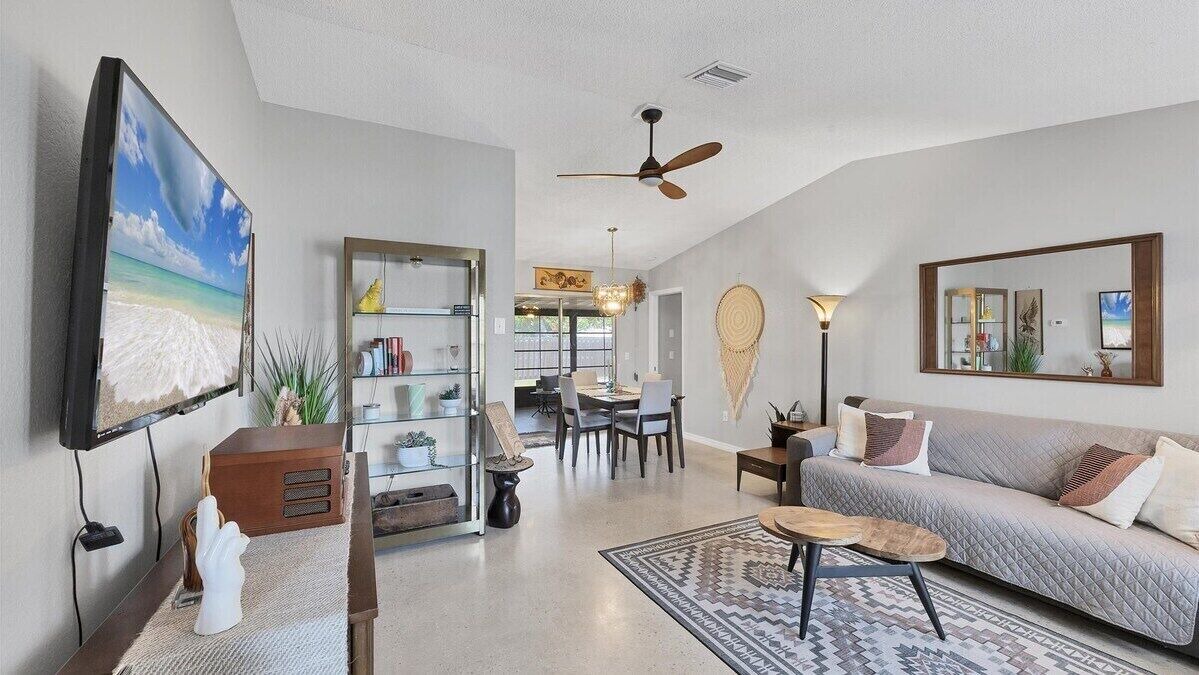 Photo of Livingroom in Venice Gardens