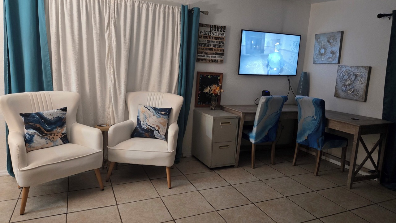 Photo of Livingroom in Inwood