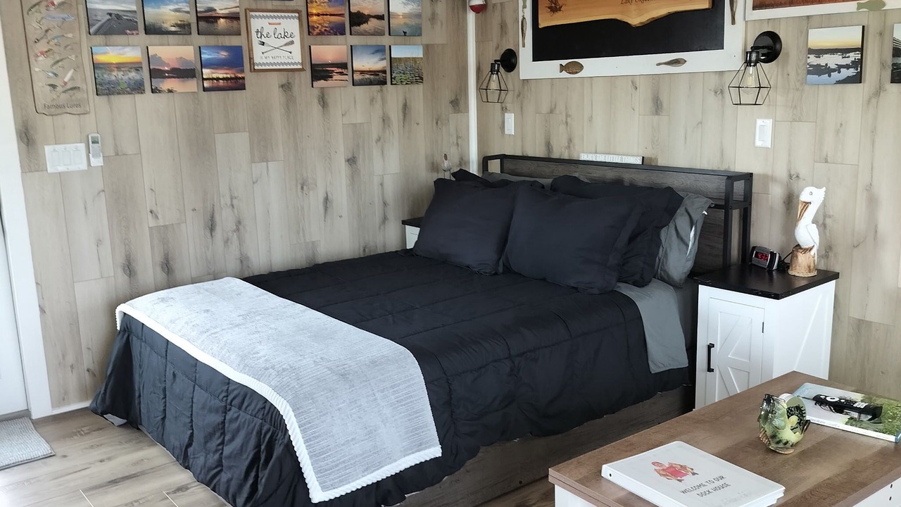 Photo of Bedroom in Taylor Creek