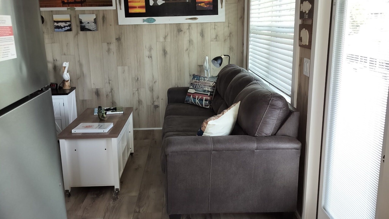 Photo of Livingroom in Taylor Creek