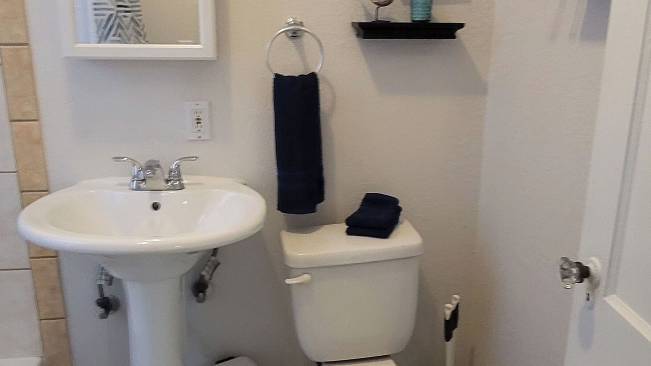 Photo of Bathroom in Courier City - Oscawana