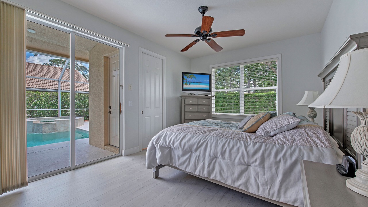 Photo of Bedroom in Central Naples