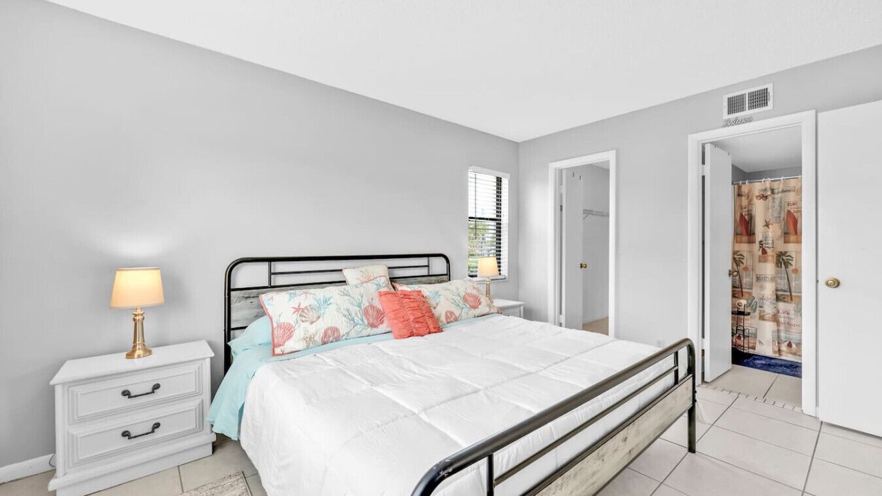 Photo of Bedroom in Golden Gate