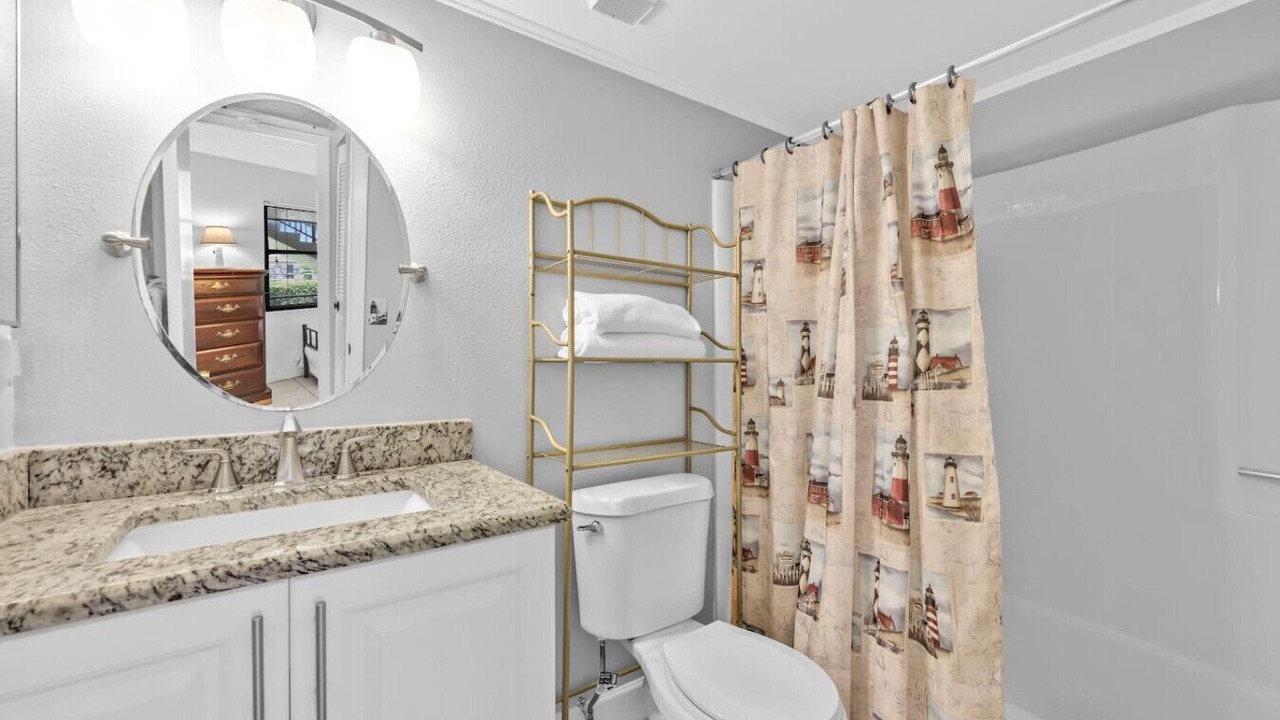 Photo of Bathroom in Golden Gate