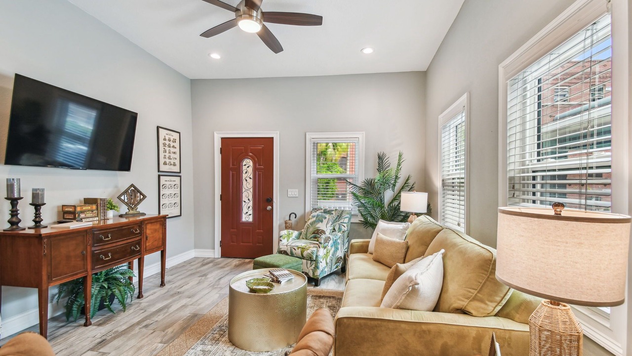 Photo of Livingroom in Ybor City