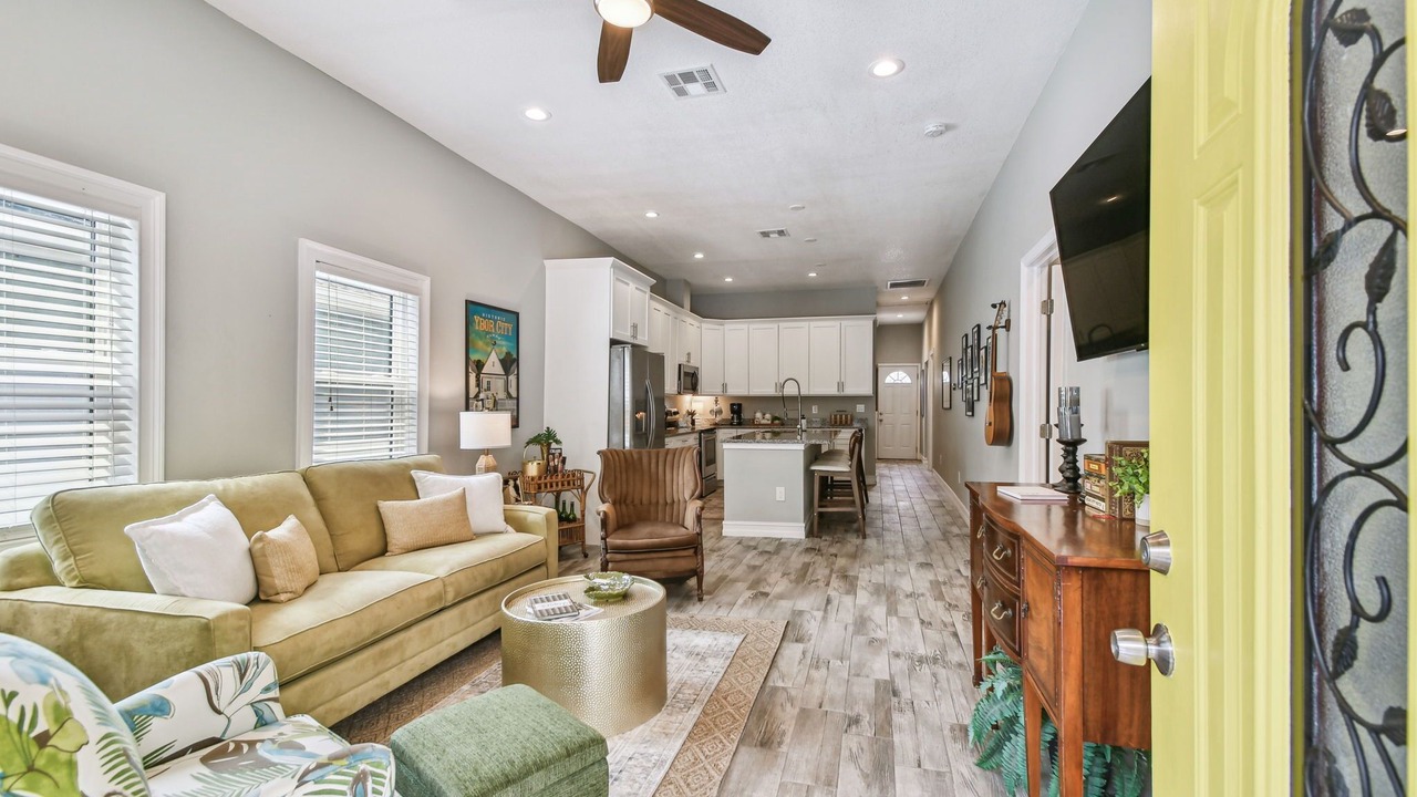 Photo of Livingroom in Ybor City