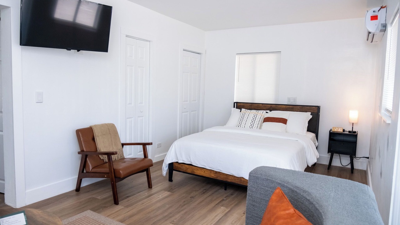Photo of Bedroom in Old Northwood Historic District