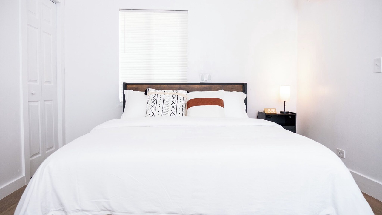 Photo of Bedroom in Old Northwood Historic District