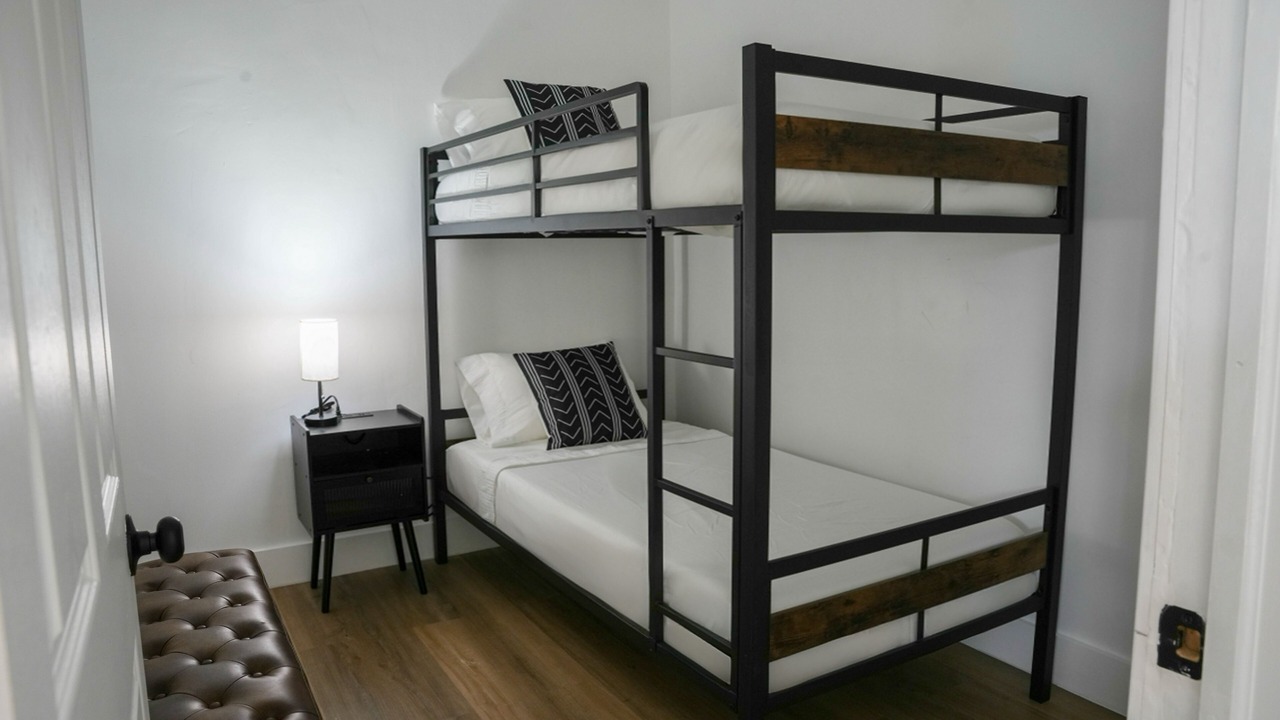 Photo of Bedroom in Old Northwood Historic District