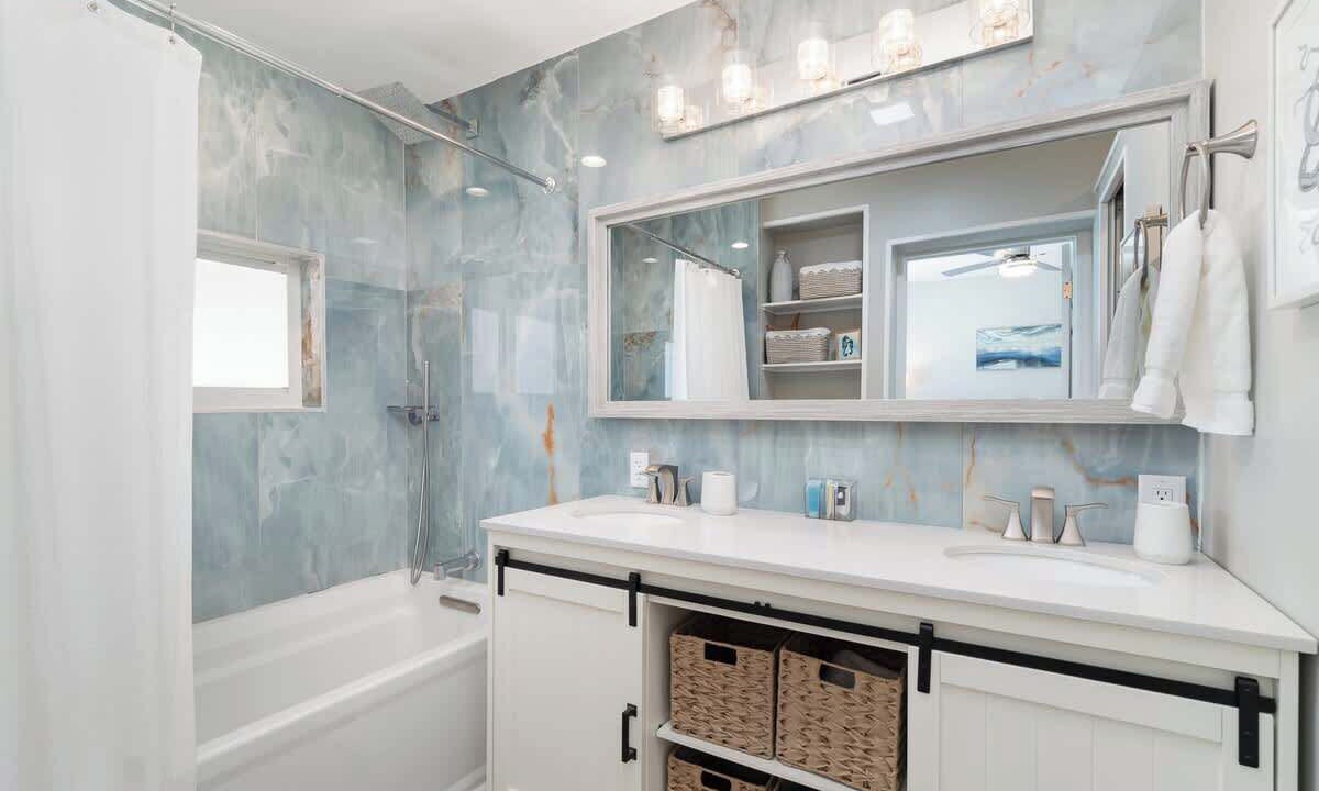Photo of Bathroom in Hills T P