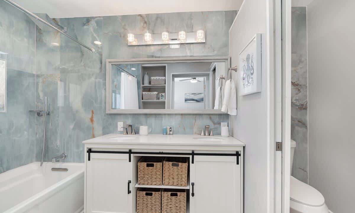 Photo of Bathroom in Hills T P