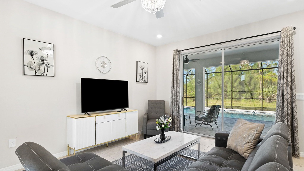 Photo of Livingroom in South Gulf Cove