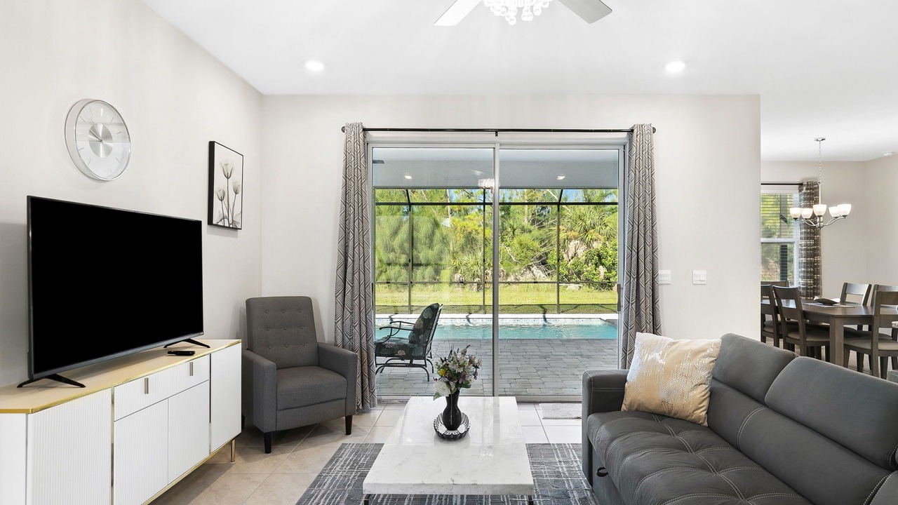 Photo of Livingroom in South Gulf Cove
