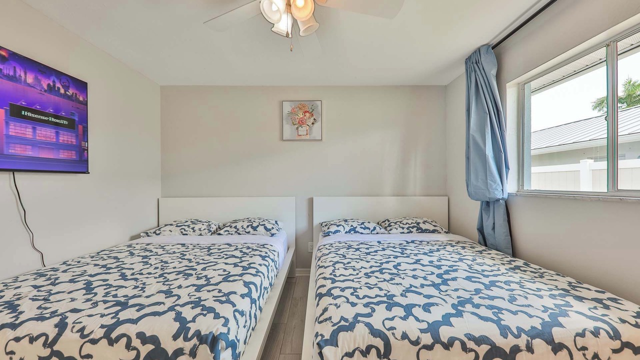 Photo of Bedroom in Yacht Club