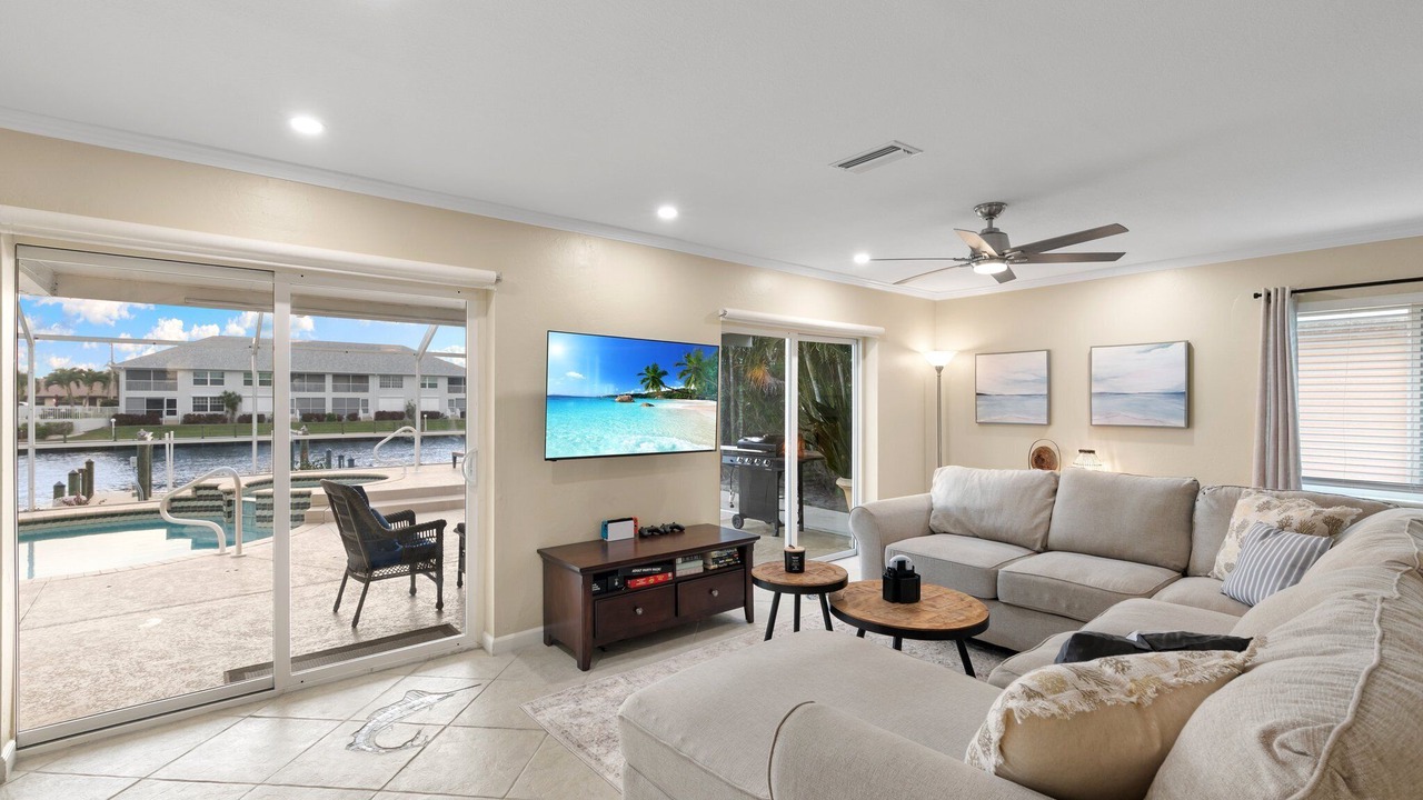 Photo of Livingroom in Caloosahatchee