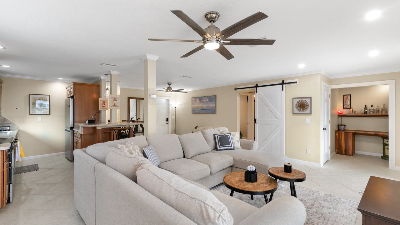 Photo of Livingroom in Caloosahatchee