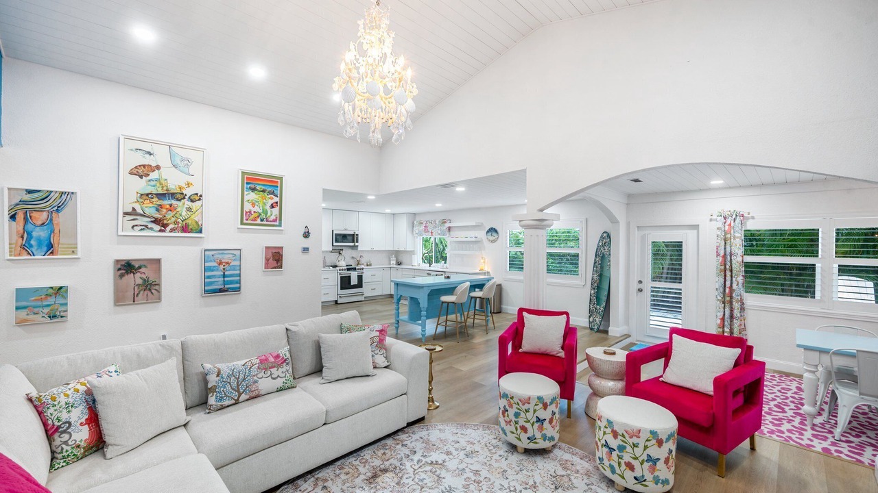 Photo of Livingroom in Jensen Beach
