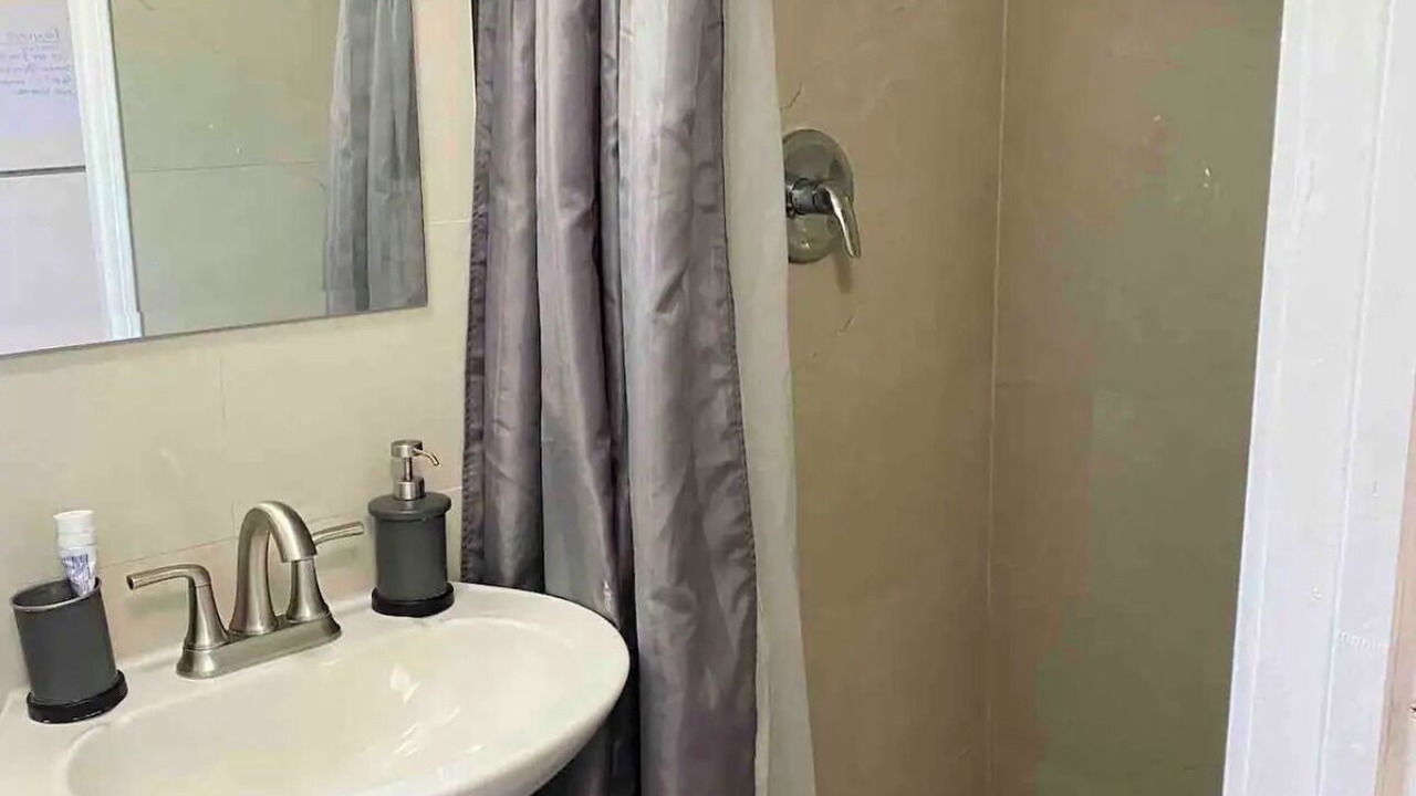 Photo of Bathroom in Allapattah