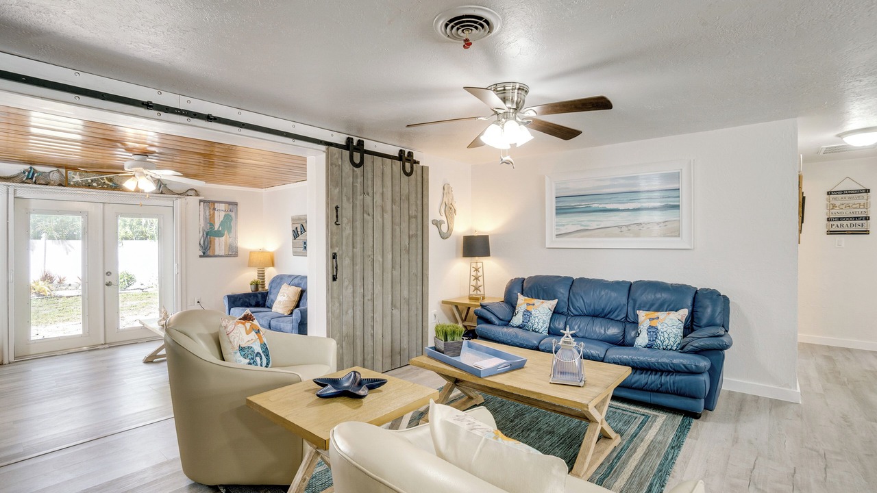 Photo of Livingroom in Englewood