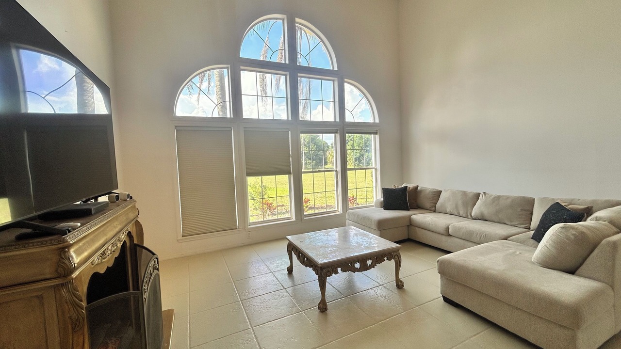 Photo of Livingroom in Okeechobee