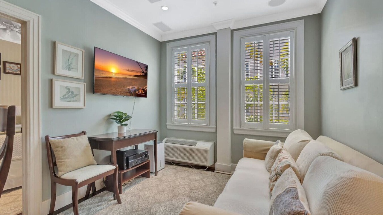 Photo of Livingroom in Palm Beach